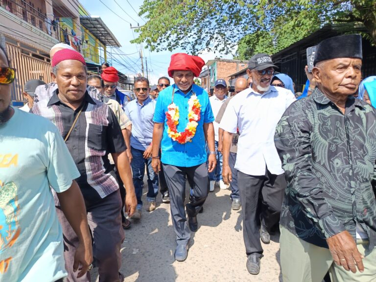 Masyarakat SBT Kota Sorong Nyatakan Sikap Dukung Pasangan ARUS di Pilgub PBD